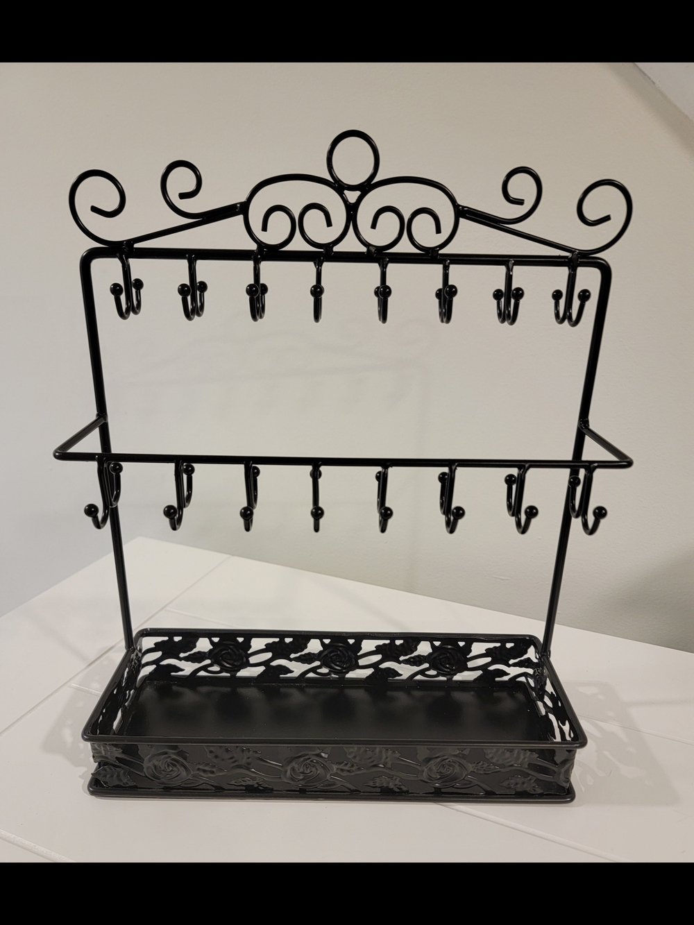Like New-Black Metal Jewelry Organizer Stand